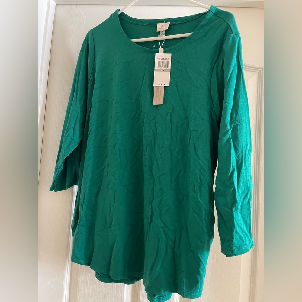 Kelly green 3/4 sleeve Cupio shirt new with tags